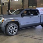 2027 GMC Sierra: люкс і позашляховість Denali Ultimate проти AT4X