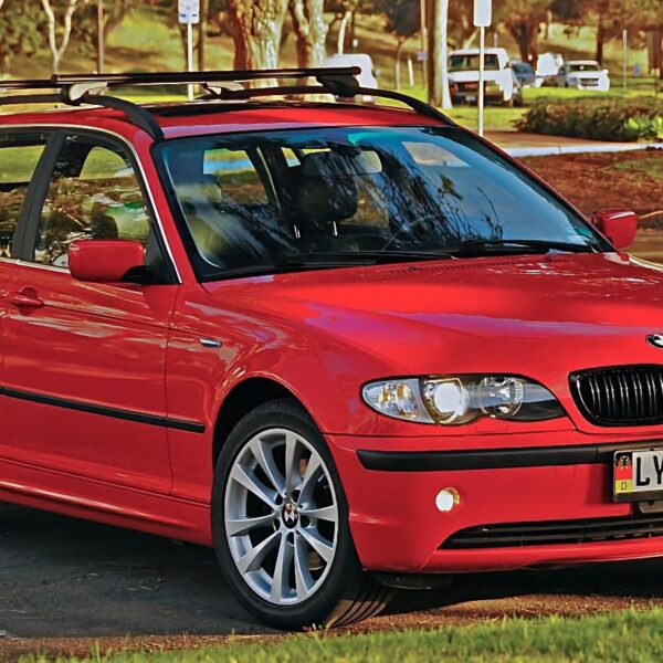 Чи продадуть цей BMW 325xiT 2004 року за 13 991 долар?