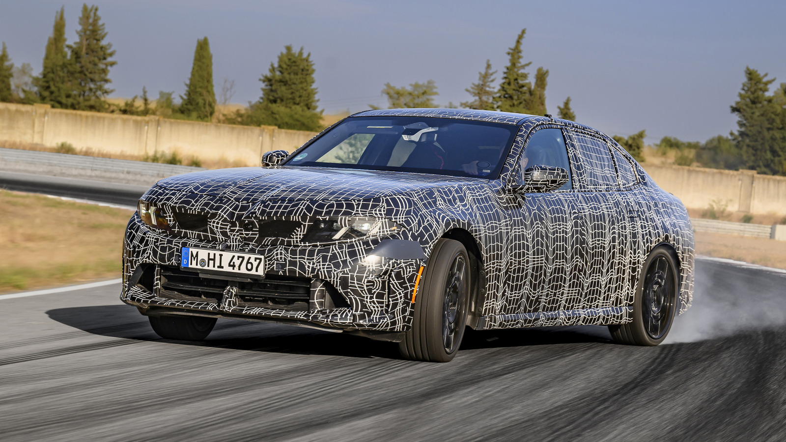 Новий BMW M350 під час тестування