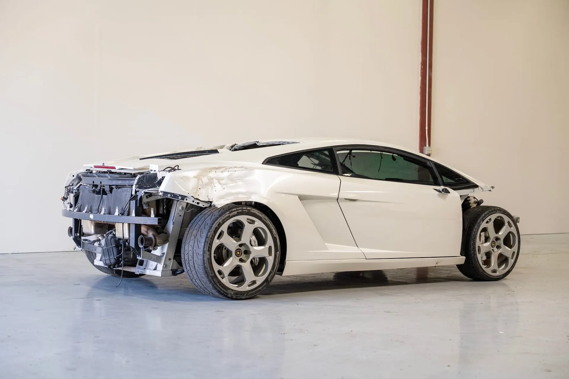 Пошкоджений Lamborghini Gallardo 2007 року