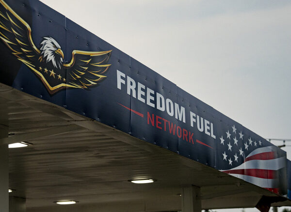 Мережа Freedom Fuel розширюється попри штрафи та звинувачення у крадіжці пального
