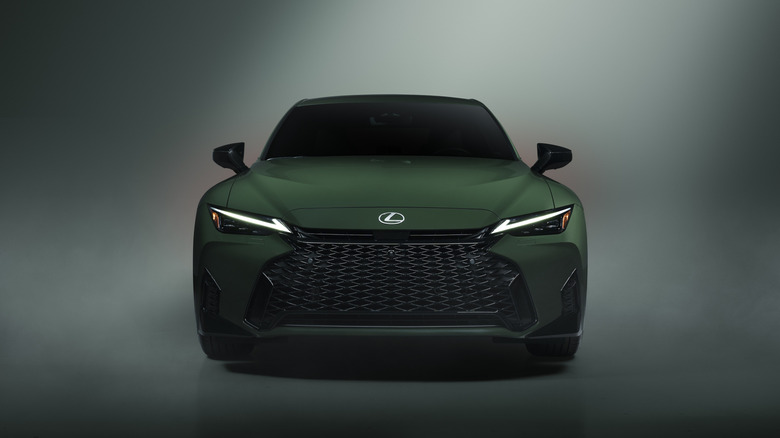 Передній вигляд Lexus IS Special Appearance Package 2027 року.