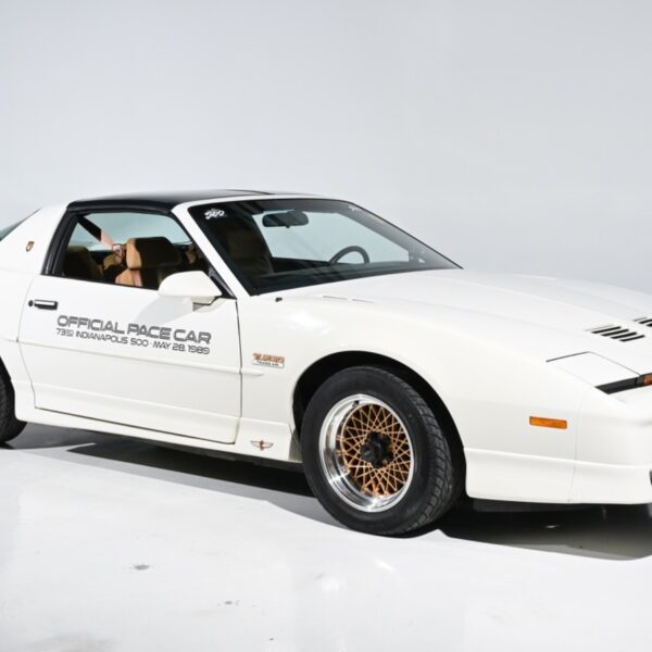 Ювілейний Pontiac Trans Am 1989 року продається: турбо-V6 вразить вас!