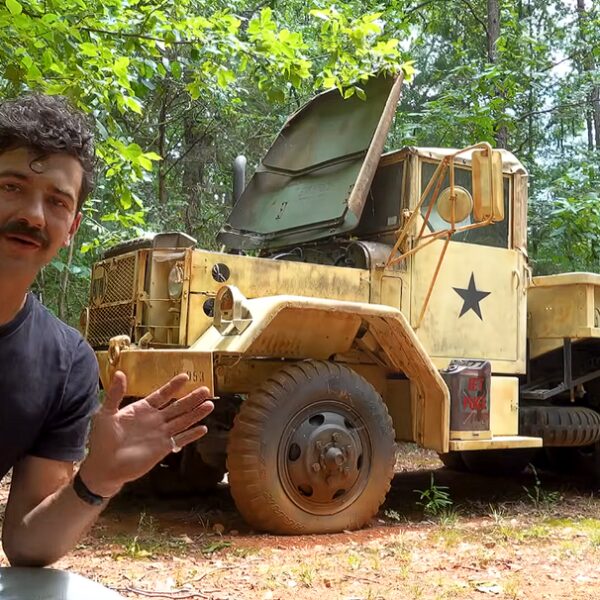 Військовий вантажівка за $2,500 працює на авіаційному паливі