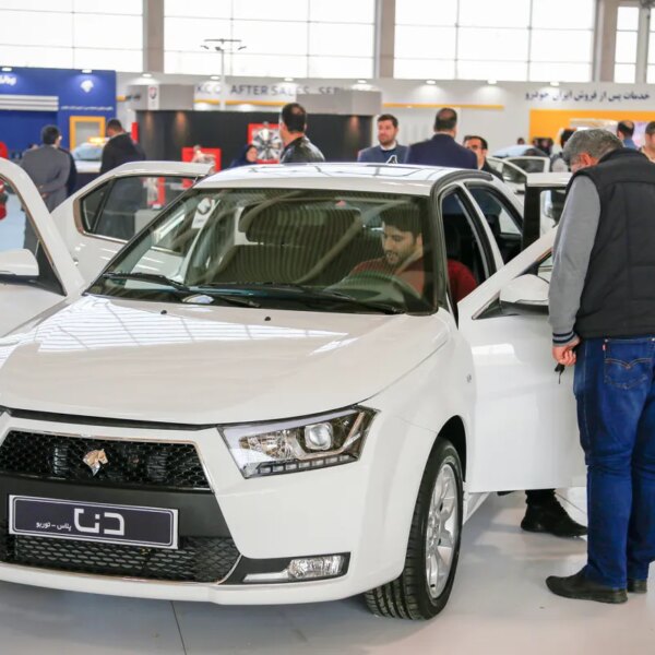 Іран випускає нові авто за $4300, які майже ніхто не може придбати