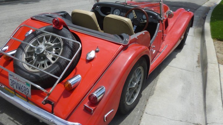 1973 Morgan Plus 8 вид ззаду