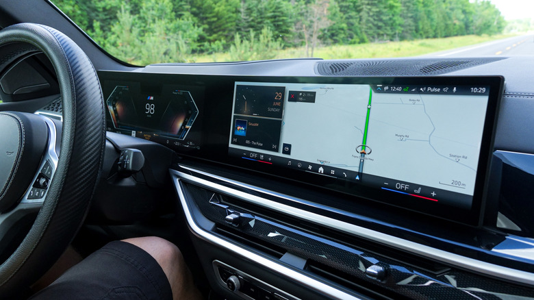 Приладова панель BMW X5.
