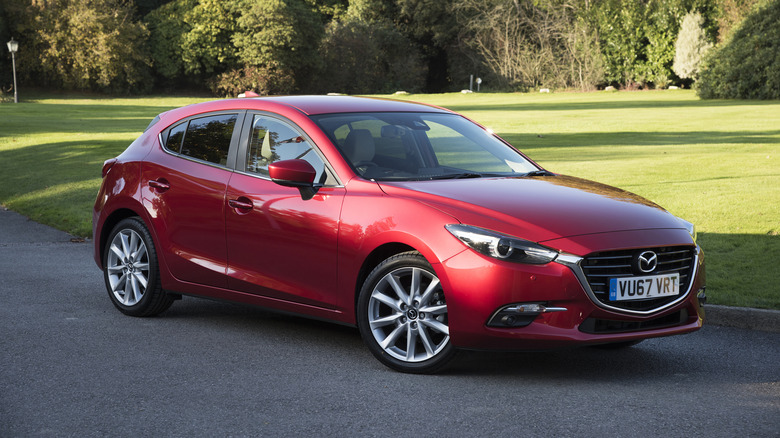 Mazda 3 2.0 Sport Nav 2017 року.