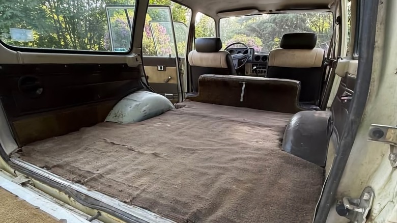 Toyota Land Cruiser 1983 року з двигуном SBC.