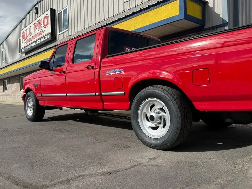 Ford F-250 Lightning clone