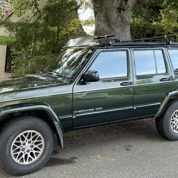 Jeep Cherokee Up-Country 1997: чи вартий він $12 000?