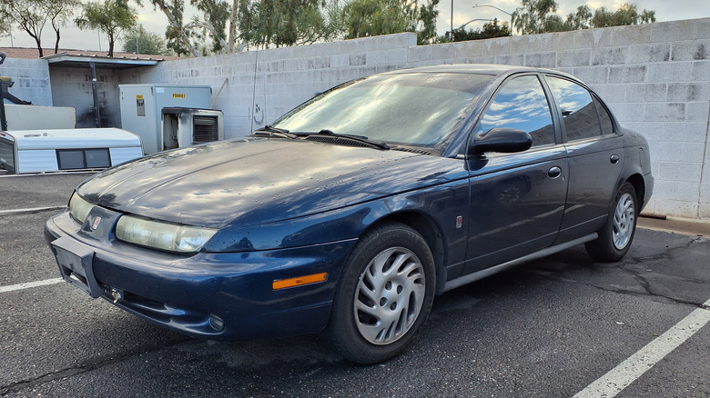 Чорний Saturn SL2