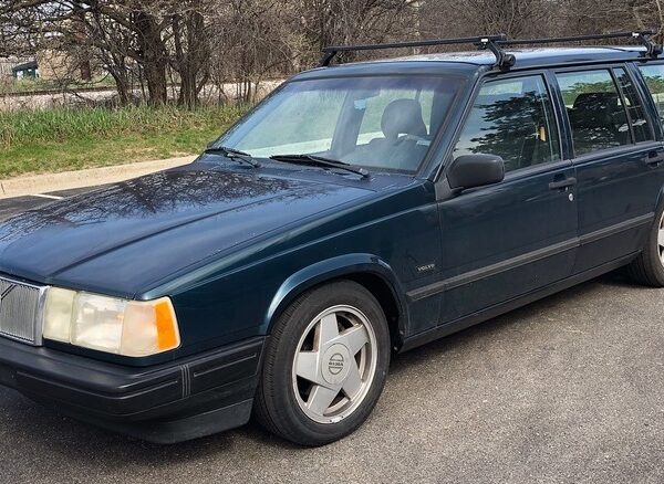 Яку Volvo ви б обрали?