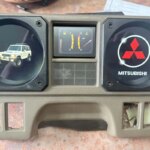 Переобладнання старого позашляховика: цифрові прилади в стилі OEM+
