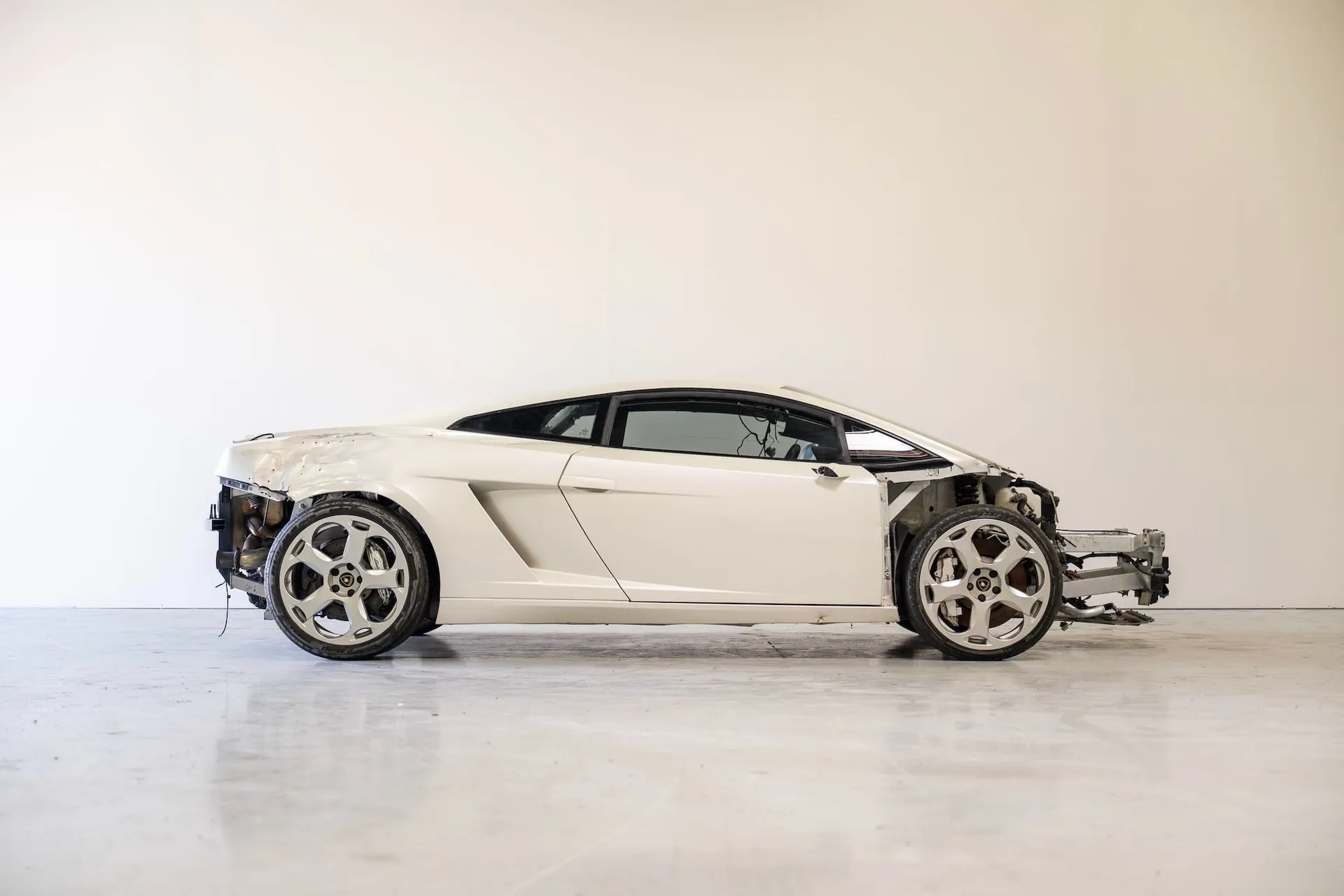 Пошкоджений Lamborghini Gallardo 2007 року
