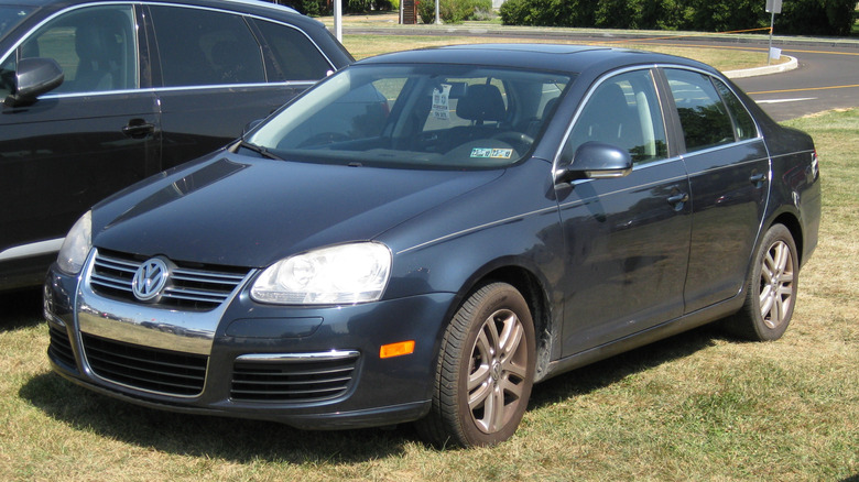 Volkswagen Jetta 2007 року, сфотографований у Східному Петерсбурзі, Пенсільванія.