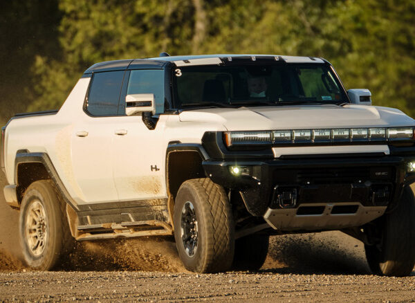 Скільки втратив у ціні GMC Hummer EV за чотири роки