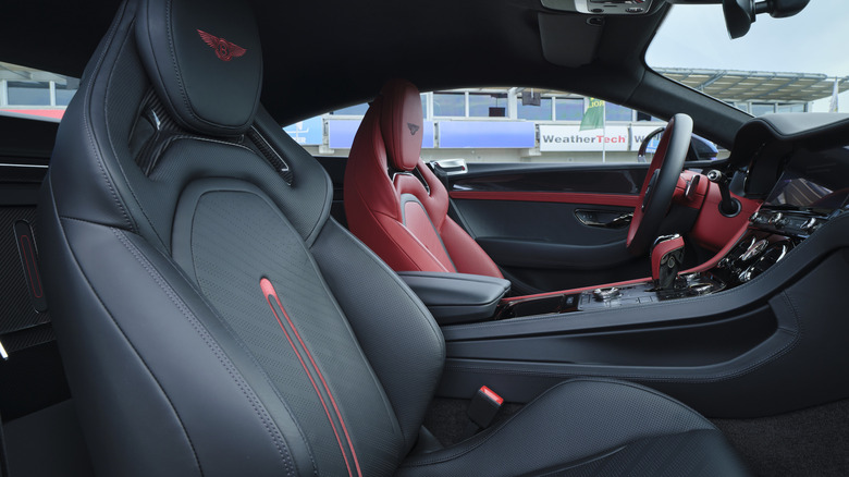 Інтер'єр Bentley Supersports 2027 року