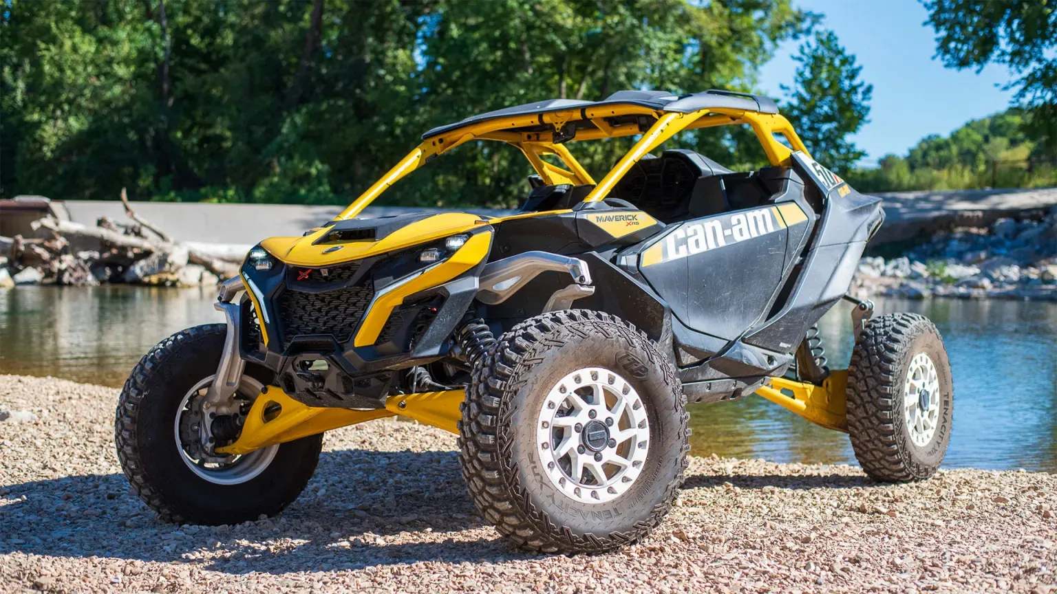 Can-Am Maverick R