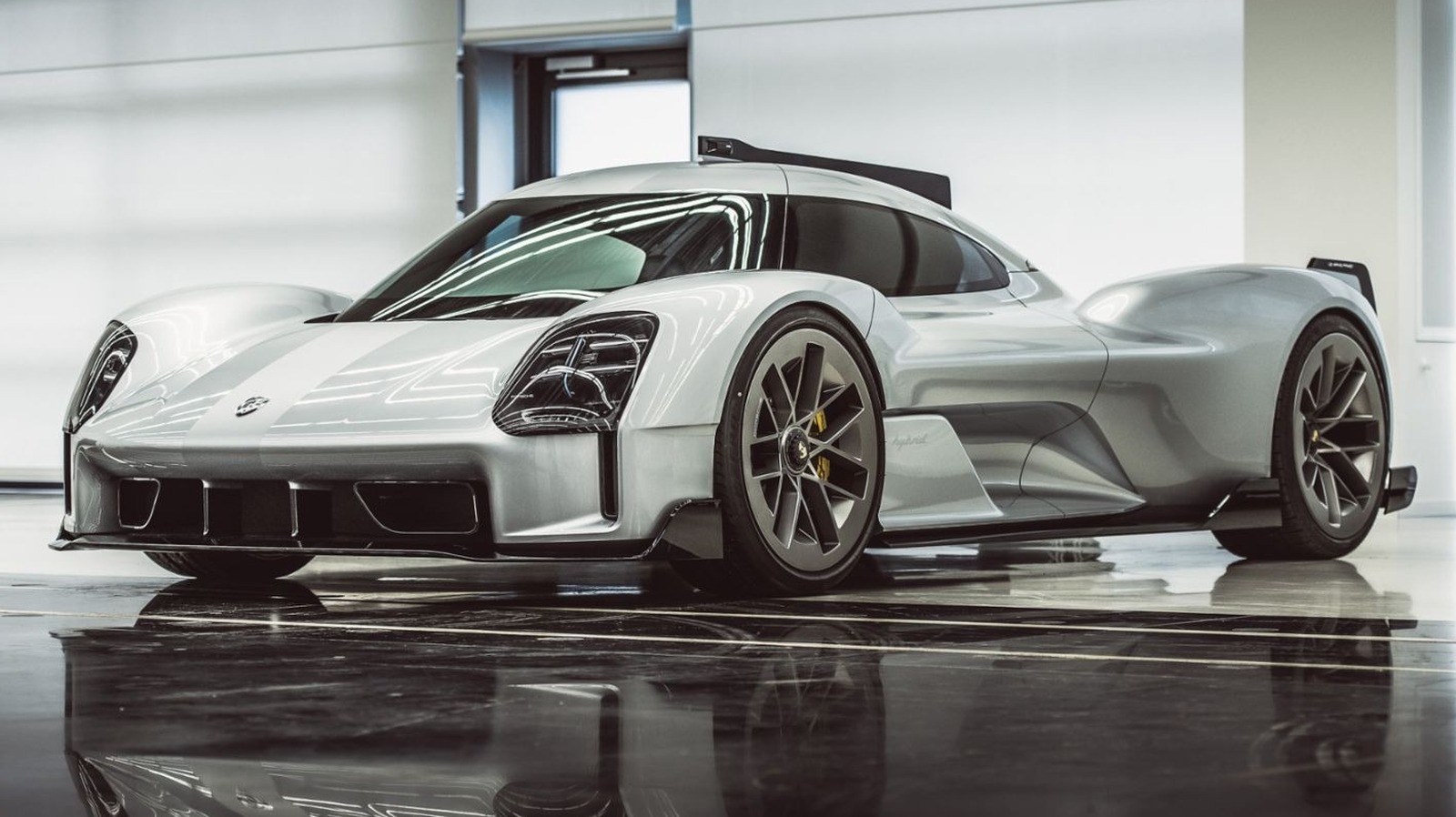 Концепт Porsche 919 Street