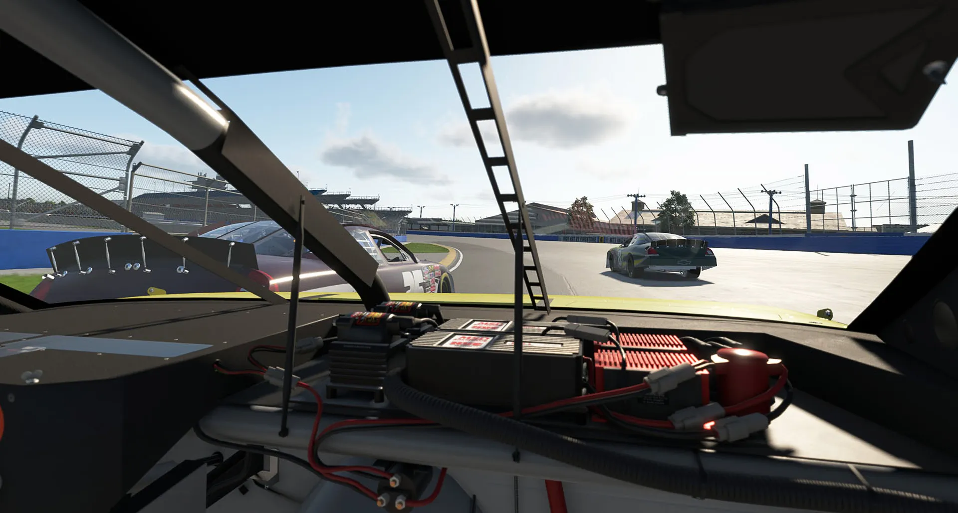 Кадр з гри iRacing з салону стокового автомобіля