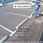 Жінка протаранила авто екс-бойфренда та ганяла за ним крізь натовп…