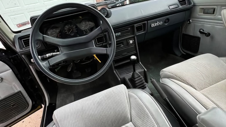 Приладова панель Dodge Omni Shelby GLH-T 1986 року