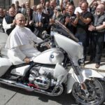 Папа Римський Лев XIV отримав BMW від клубу “Jesus Bikers”