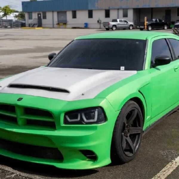 Монстр-трак знищить Dodge Charger, що став символом вуличних перегонів