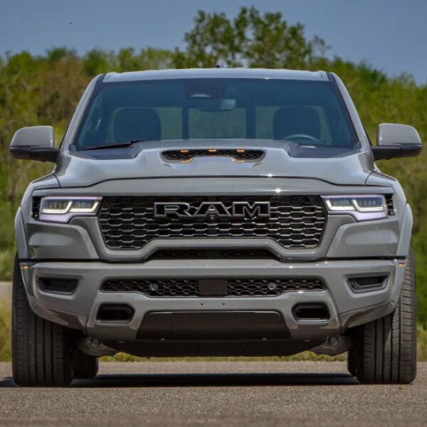 Ram 5.7 Hemi Rumble Bee розкуплено на рік вперед