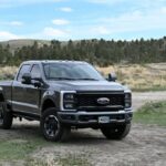 Водій Ford Super Duty накинувся на мотоциклістів